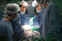 Phẫu thuật thành công cứu sống bệnh nhi có khối u cơ tim lớn