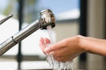 Loại bỏ clo trong nước sinh hoạt