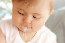 Trẻ nôn do hoảng sợ 