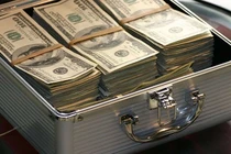 Ngân hàng và BĐS lọt nhóm ngành có nguy cơ rửa tiền cao