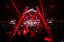 Đàm Vĩnh Hưng ra mắt MV "Anh lo cho em hết" sau 2 năm “ồn ào”