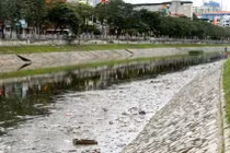  Lo sông Tô Lịch sẽ cạn trơ đáy khi thu gom nước thải