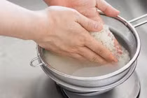 Tận dụng nước vo gạo