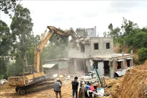 Xử lý xây dựng trái phép ở Khu kinh tế Nhơn Hội: 'Trên nóng - dưới nguội'