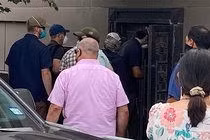 Đặc vụ Mỹ tiến vào lãnh sự quán Trung Quốc ở Houston sau hạn chót