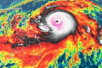 Đề phòng siêu bão Surigae đổi hướng vào Biển Đông