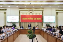 Ông Võ Văn Hoan, Phó Chủ tịch UBND TPHCM, phát biểu khai mạc hội nghị.