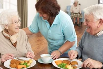 Người cao tuổi hay thiếu vitamin nhóm B 