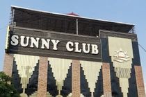 Khởi tố 3 người phát tán clip đồi trụy, giả ở bar Sunny