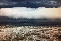 Đám mây khổng lồ khiến nhiều người tưởng ngày tận thế