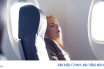 Tại sao hành khách không nên ngủ khi máy bay cất cánh và hạ cánh?
