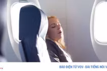 Tại sao hành khách không nên ngủ khi máy bay cất cánh và hạ cánh?