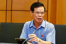 Vợ ông Triệu Tài Vinh bị yêu cầu kiểm điểm vì 'em chồng tác động nâng điểm cho con'