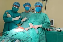 Tạo hình lấy lại khuôn mặt cho bệnh nhân ung thư vòm khẩu cái