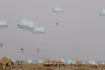  Iran lần đầu tiên diễn tập đổ bộ đường không tấn công đánh chiếm bờ biển