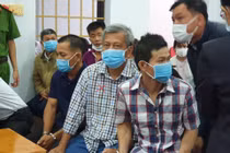 Xử 'đại gia xăng giả' Trịnh Sướng: Xe biển số Cần Thơ, Sóc Trăng, TPHCM đậu kín đường