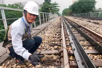 Hệ thống đường sắt quốc gia đi qua Hà Nội xuống cấp thê thảm