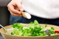 Giảm ăn mặn đối với bệnh nhân huyết áp 