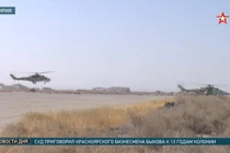 Trực thăng Nga – Syria diễn tập chung trên sân bay T4 sa mạc tỉnh Homs