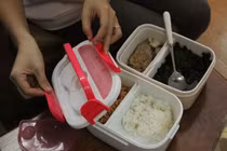 Những sai lầm khi ăn trưa tại văn phòng