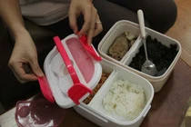 Những sai lầm khi ăn trưa tại văn phòng