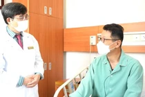 Phương pháp xử lý tán sỏi đường mật qua da bằng laser là một đột phá với kỹ thuật xâm lấn tối thiểu, bảo tồn được túi mật nên bảo toàn được chức năng tiêu hóa và giúp bệnh nhân hồi phục nhanh.