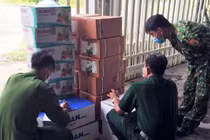 Lực lượng chức năng  kiểm tra tại hiện trường