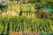 Phá môi trường vì gói thực phẩm bằng lá chuối?