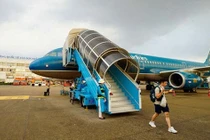 Lo "lạm phát" sân bay