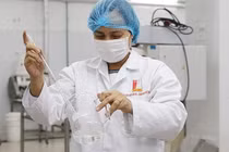 ĐH Bách khoa Hà Nội điều chế nước sát khuẩn cho sinh viên