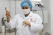 ĐH Bách khoa Hà Nội điều chế nước sát khuẩn cho sinh viên