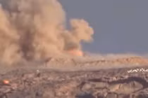 Yemen: Houthi phá hủy hàng loạt xe cơ giới của Liên minh quân sự vùng Vịnh