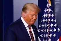 Cố vấn loay hoay giúp ông Trump đối mặt kịch bản xấu