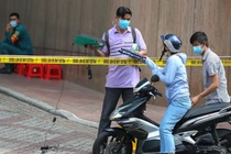 Nhiều đồ đạc từ khách sạn Sheraton được đưa ra ngoài, không khử khuẩn