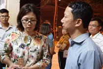 Gia đình nam sinh Gateway và nhân chứng làm việc với cơ quan điều tra