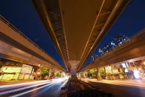 Đường phố Hà Nội vắng bóng người sau 20h