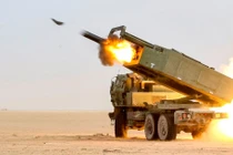 Mỹ thử nghiệm thành công tên lửa pháo binh tầm xa độ chính xác cao (PrSM) 