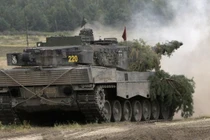 Đức – Pháp tuyên bố cung cấp vũ khí hạng nặng cho Ukraine