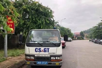 Thí sinh quên giấy tờ thi, được cảnh sát dùng xe chuyên dụng chở về lấy