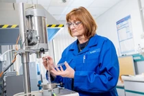 Dự án nghiên cứu với ZSW về lớp phủ ca-tốt làm từ vonfram trong pin lithium-ion.