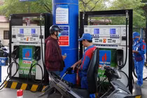 Bộ Tài chính không giảm thuế tiêu thụ đặc biệt với xăng
