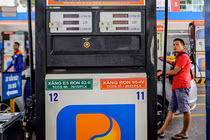 Giá xăng liệu có "tăng sốc" vào ngày mai?