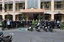 Nhóm thanh niên gây rối trật tự công cộng bị cơ quan công an triệu tập.