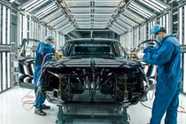 Cận cảnh dây chuyền lắp ráp xe bán tải Ford Ranger tại Hải Dương