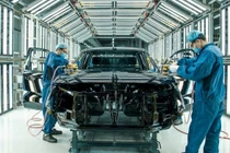 Cận cảnh dây chuyền lắp ráp xe bán tải Ford Ranger tại Hải Dương