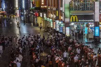 Một tỉnh ở Trung Quốc bùng dịch Covid-19 "đáng báo động" chỉ từ một bữa ăn