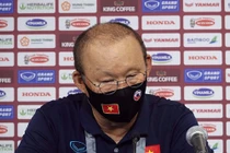 Thầy Park khen ngợi các học trò và nổi giận với trọng tài