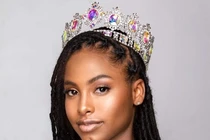 Nhà thơ da màu đăng quang Hoa hậu Trái Đất 2021