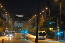 Hy Lạp đóng cửa trường học, thắt chặt các hạn chế do dịch Covid-19 bùng phát