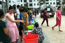 Hơn 2.000 cuộc gọi cầu cứu ngày đêm xin tiếp nước giữa Thủ đô